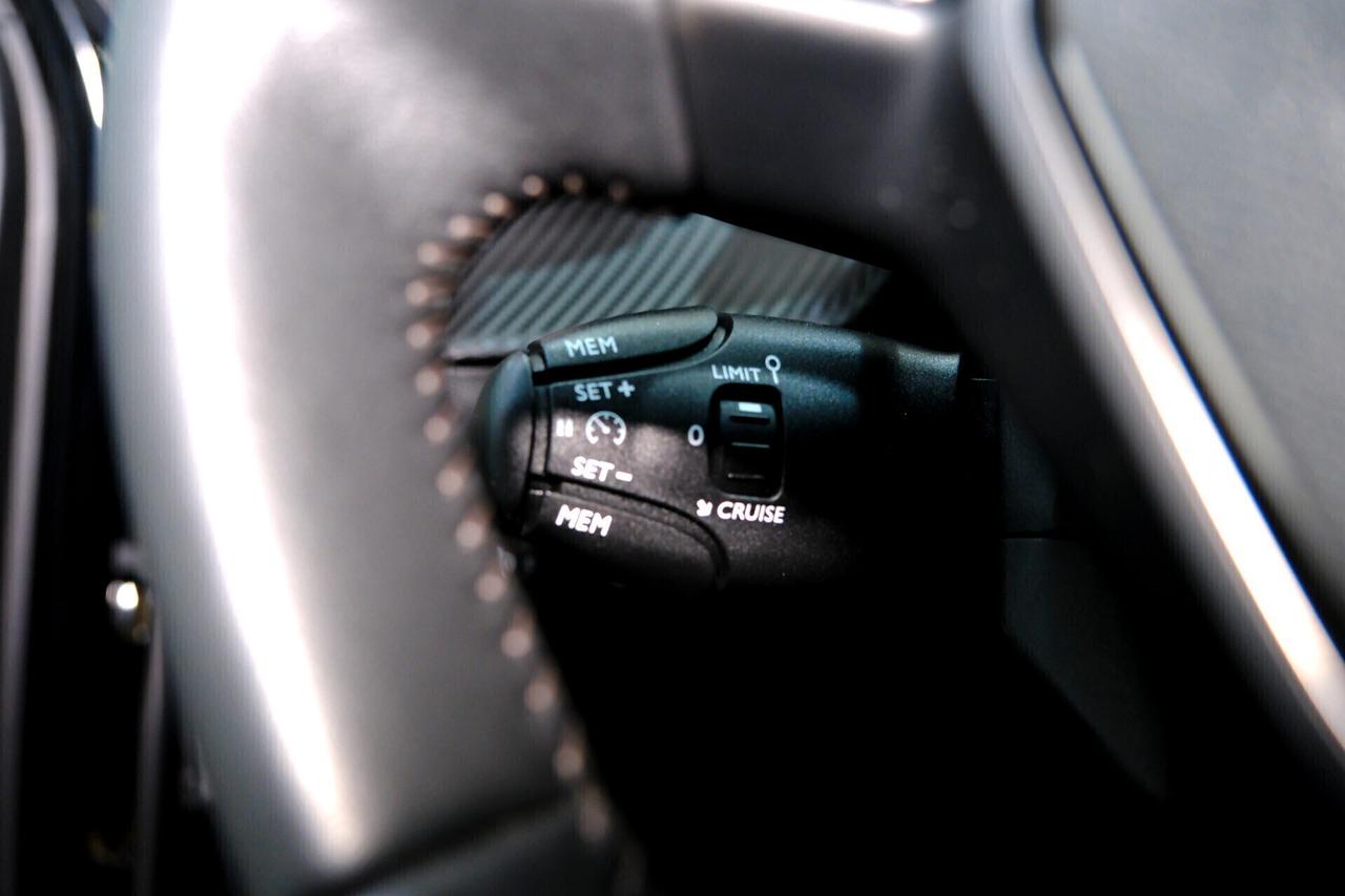 Peugeot 2008 1.2T 130cv LED I COCKPIT