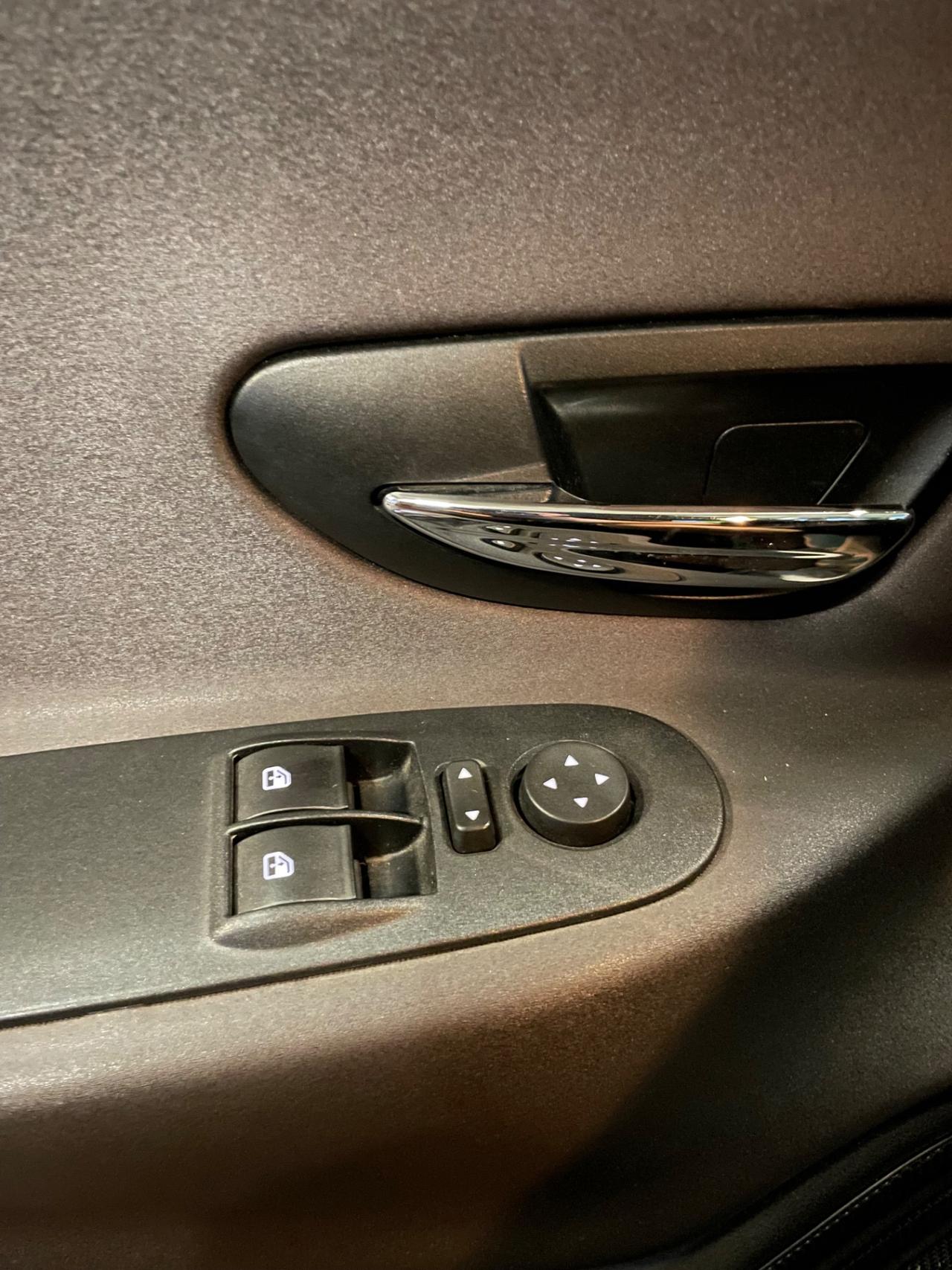 Lancia Ypsilon 1.2 Neopatentati Euro 5