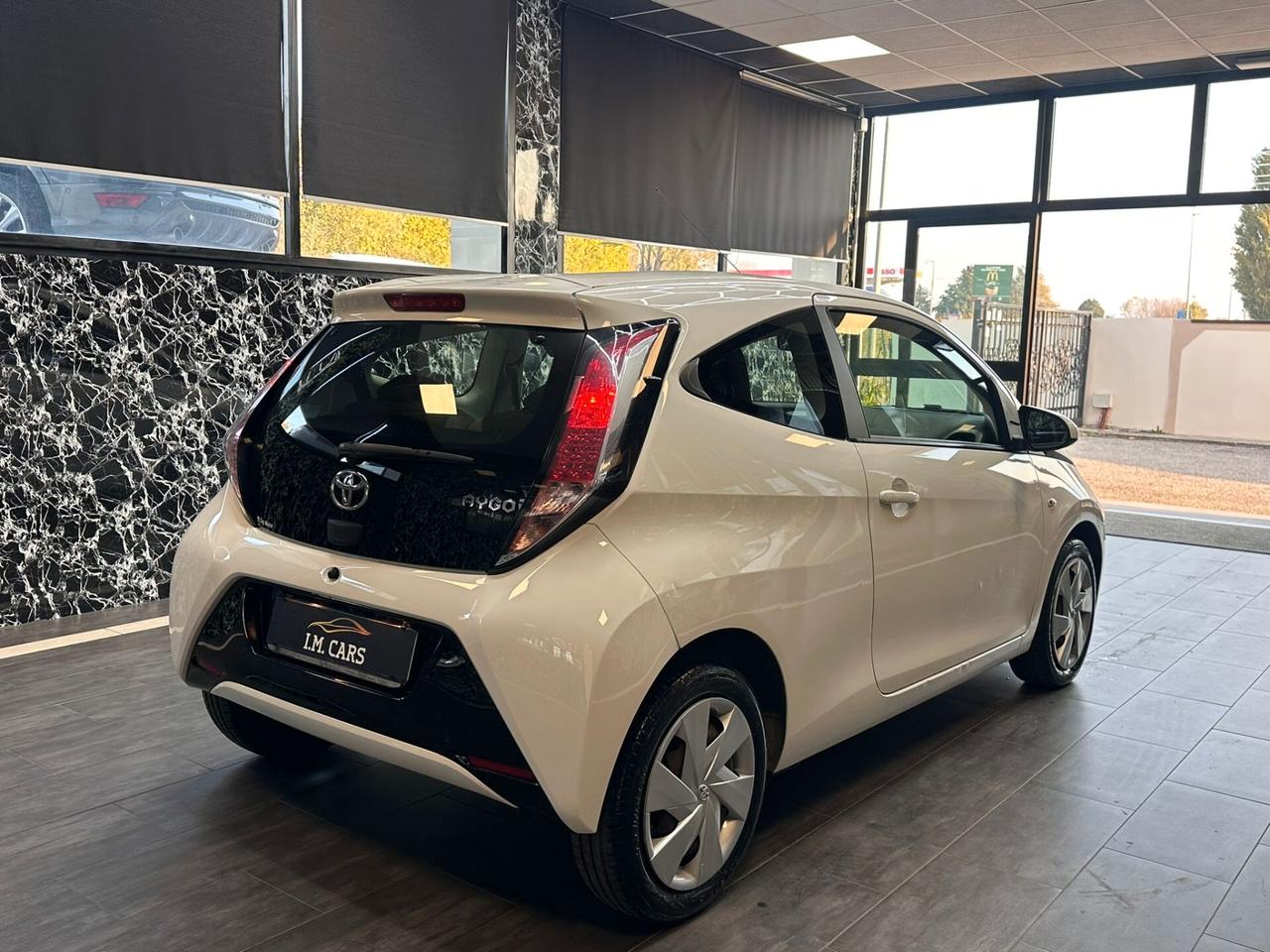 Toyota Aygo 1.0 VVT-i 69 CV 3 porte x-clusiv