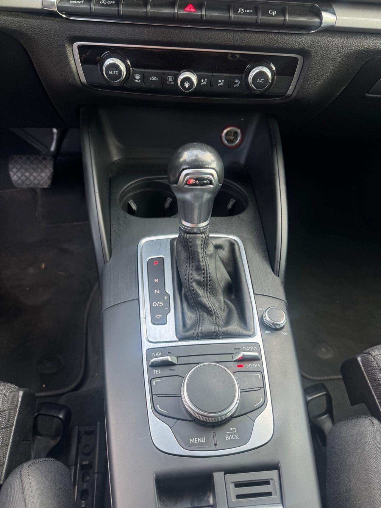 Audi A3 1.6 TDI clean diesel S tronic Ambiente