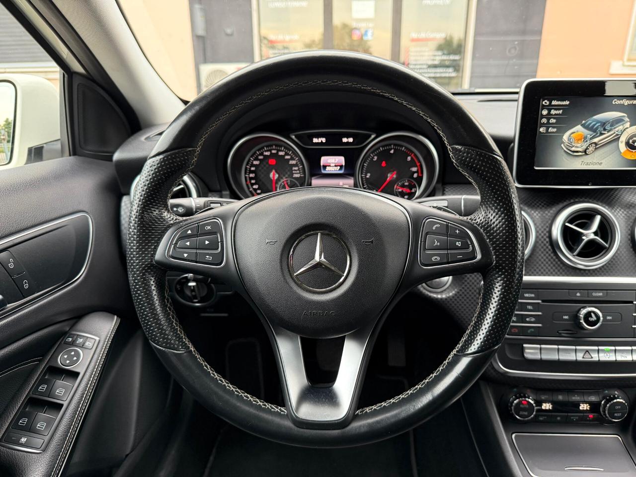 Mercedes-benz A 180 d Automatic Sport MULTICOLOR