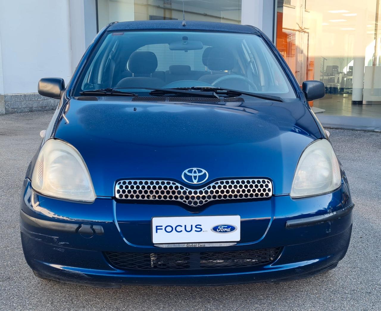 Toyota Yaris 1.0i 16V cat 5 porte Sol