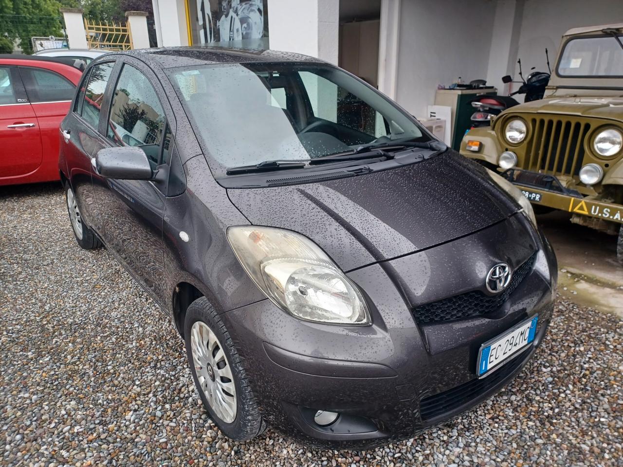 Toyota Yaris 1.0 5 porte****NEOPATENTATI ****