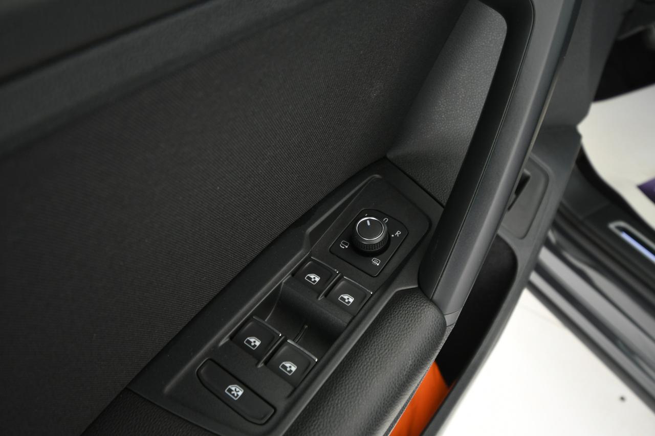 VOLKSWAGEN Tiguan 1.5 tsi Elegance 150cv dsg CAMERA+ACC+APP CONNECT