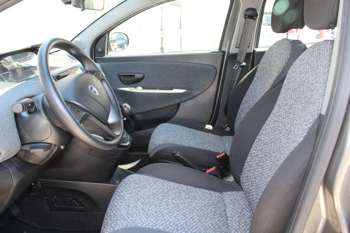 LANCIA - Ypsilon - 1.0 FireFly 5p.S&S Hyb. Gold Pl.