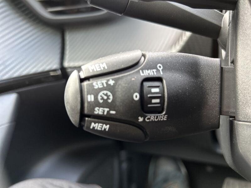 Peugeot 2008 II 2023 1.2 hybrid Allure 145cv e-dcs6