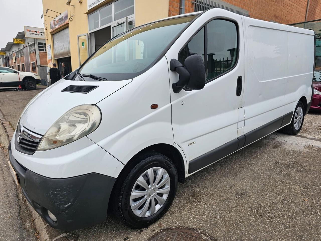 Opel Vivaro 2.0 CDTI 120cv Passo Lungo Furgonato