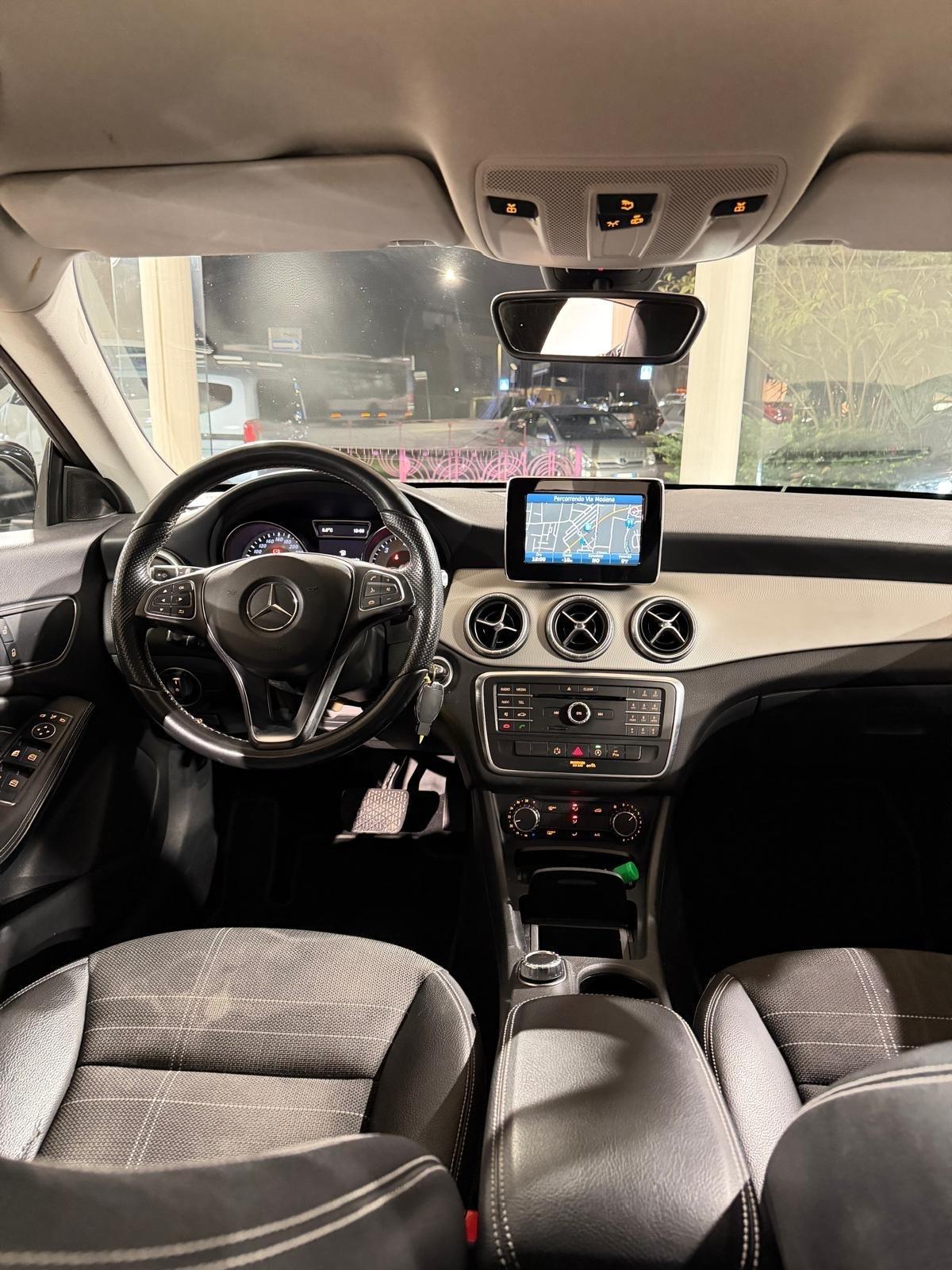 Mercedes-benz CLA 220 200 CDI Premium