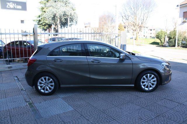 MERCEDES-BENZ A 200 Sport