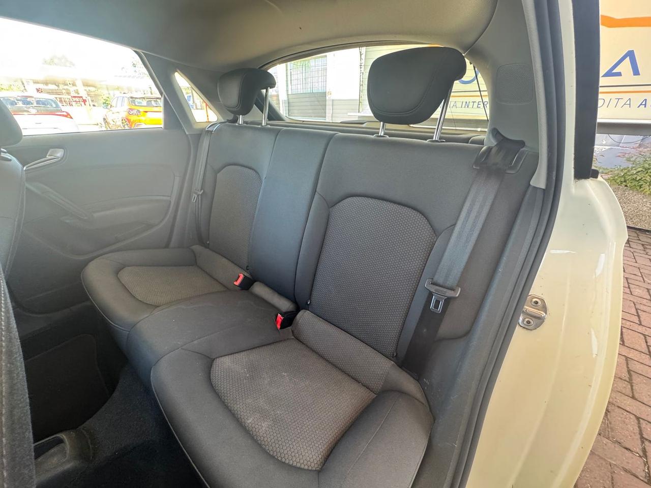 Audi A1 Admired 1.6 TDI #6654