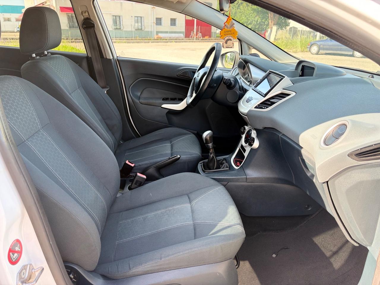 Ford Fiesta 1.4 TDCi 2010 Titanium x neopatentati