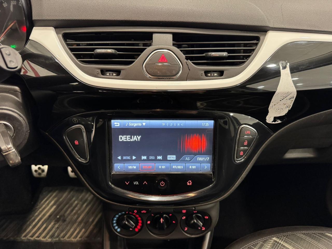 Opel Corsa 1.4 90CV GPL Tech 5 porte b-Color