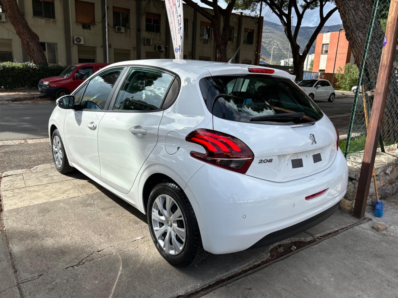 Peugeot 208 1.0 5 porte Allure