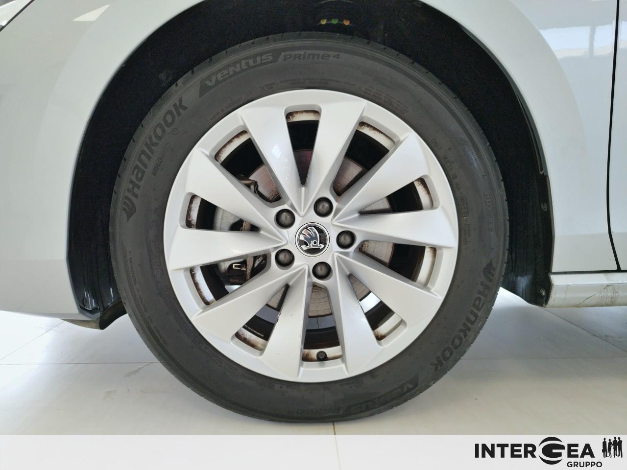 SKODA Superb Wagon 2.0 tdi Selection 150cv dsg