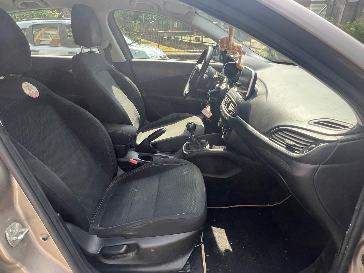 Fiat Tipo Lounge 1.4 Turbo LPG #11718