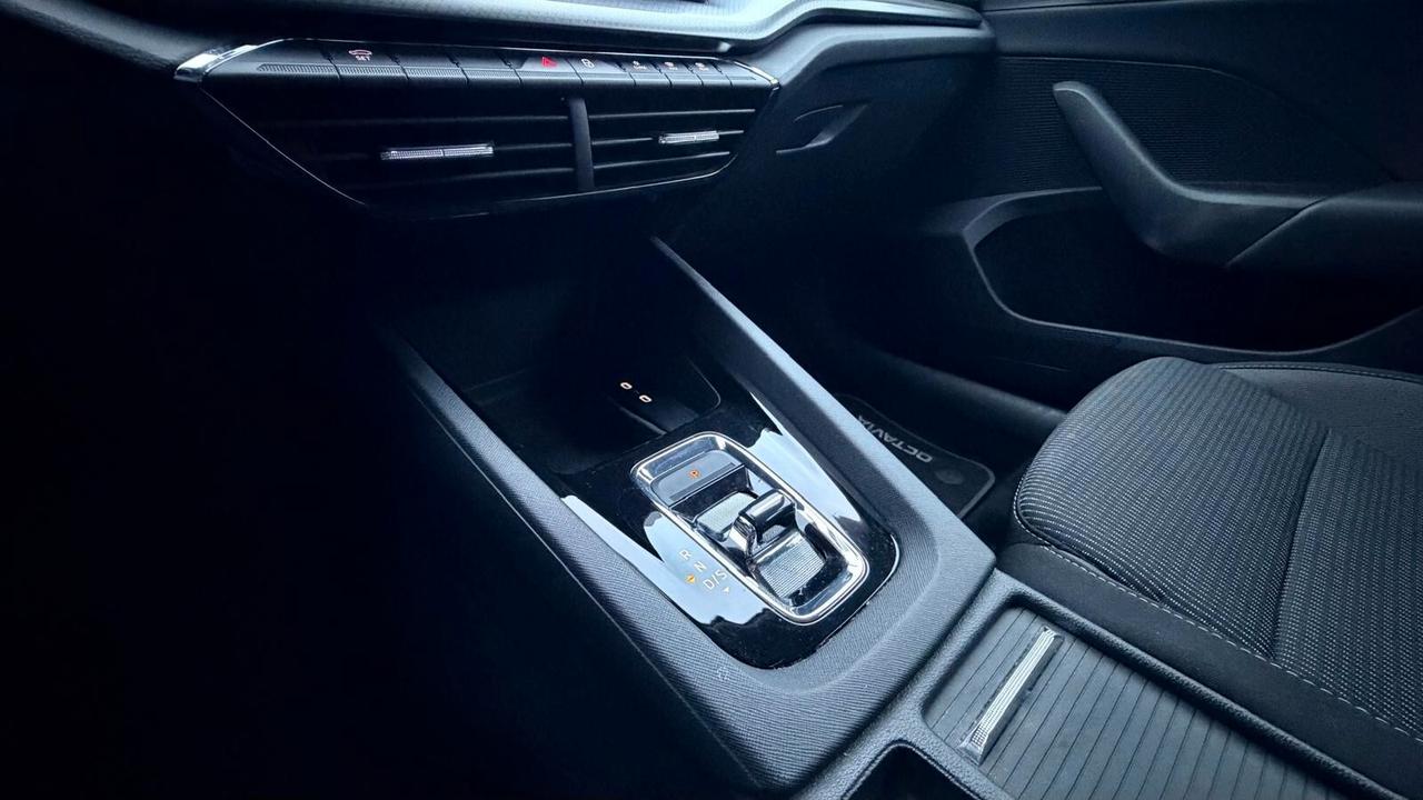 Skoda Octavia 2.0 TDI EVO SCR DSG Wagon Sportline