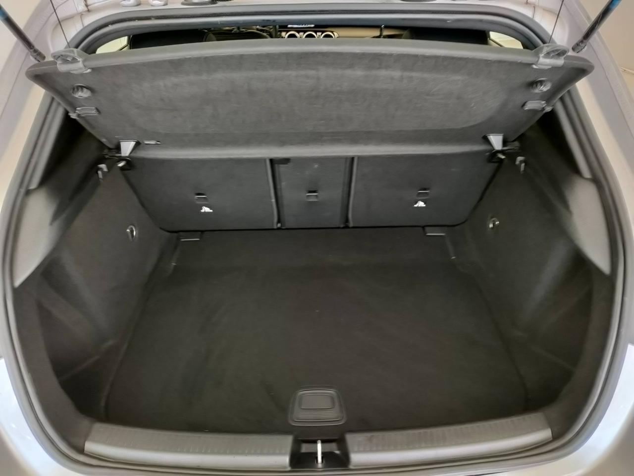 Mercedes-Benz Classe A - W177 2018 - A 180 d Business Extra auto