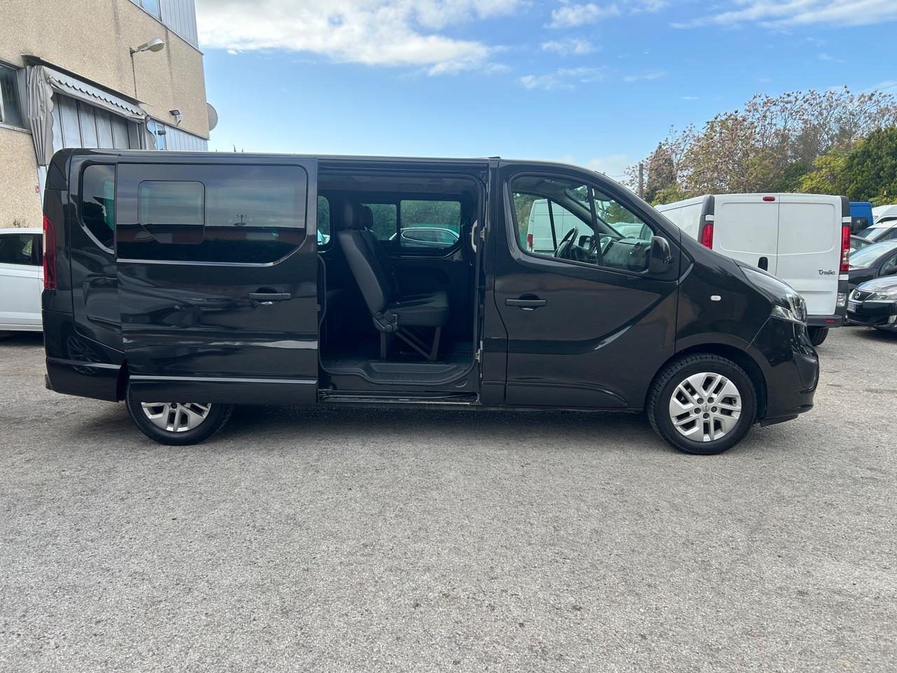 Opel Vivaro 29 1.6 CDTI 9 Posti Gancio Traino Extra long
