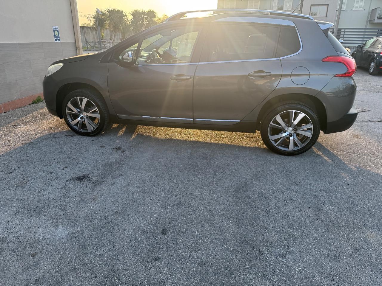 Peugeot 2008 BlueHDi 100 Allure