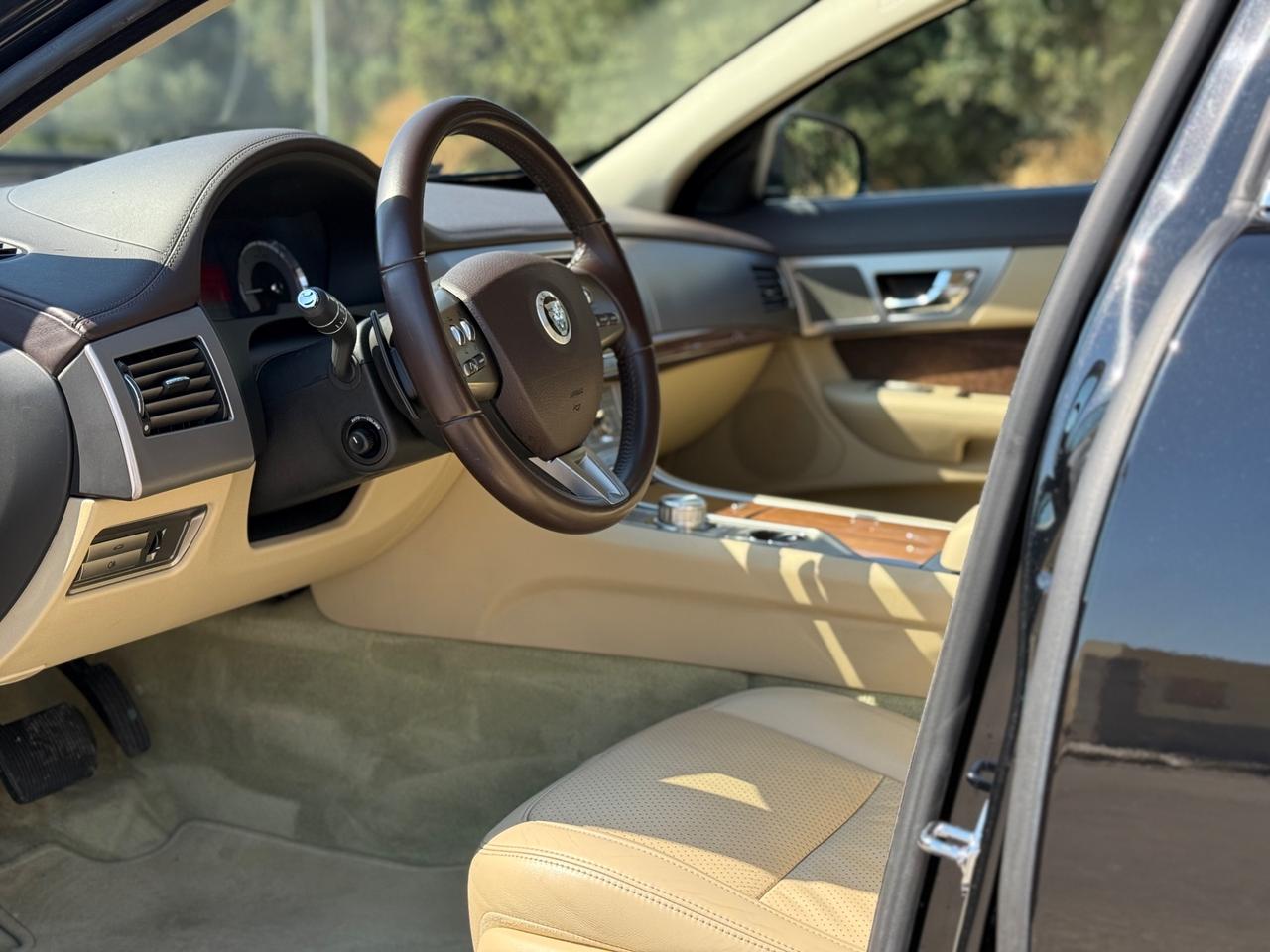 Jaguar XF 3.0 DS V6 Premium Luxury