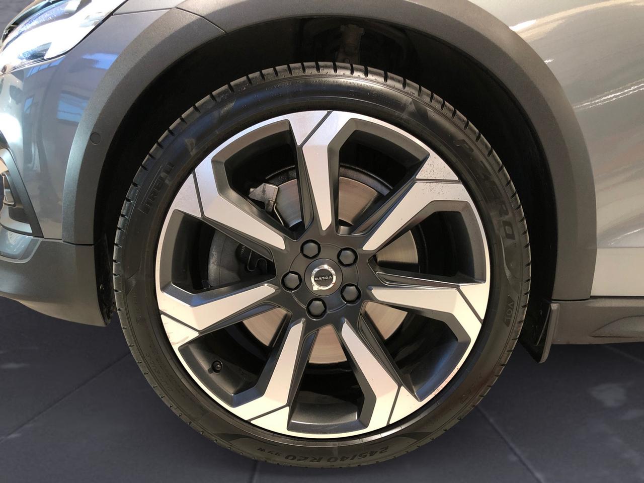 VOLVO V60 Cross Country 2.0 d4 polestar pro awd 200cv geartronic