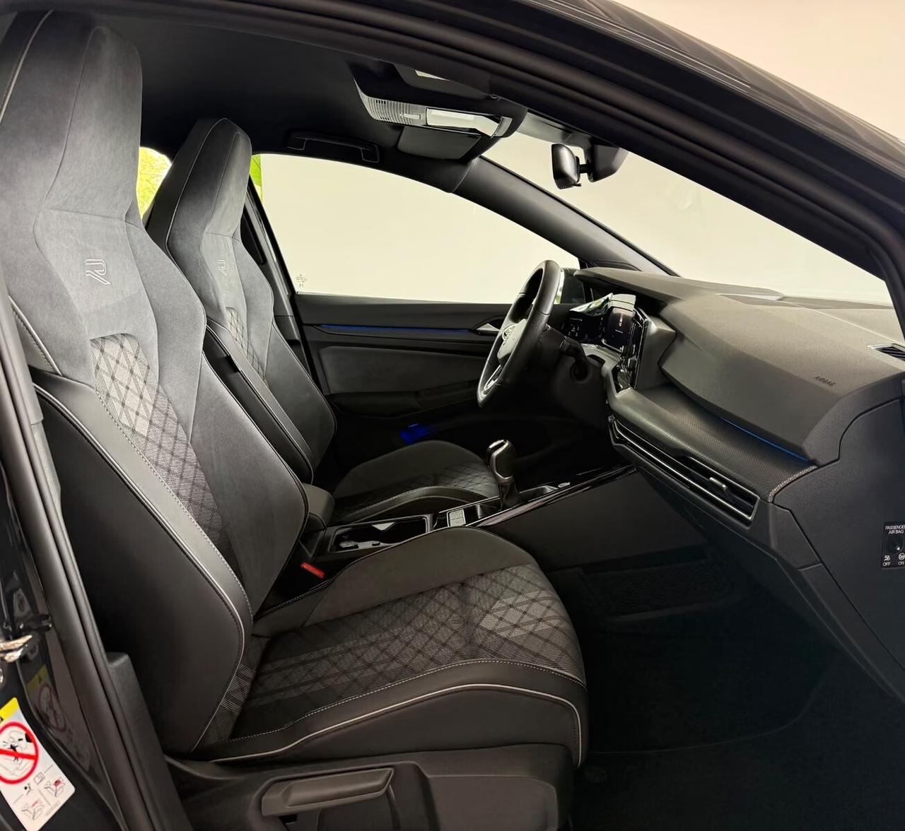 Volkswagen Golf *VIII*R-Line*Virt*OK NEOP