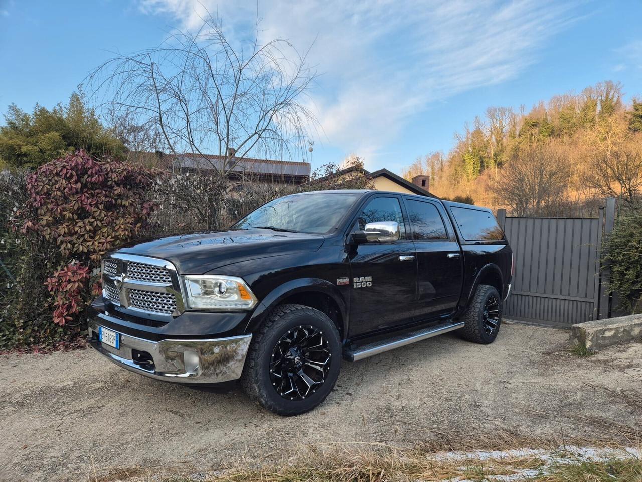 Dodge RAM 1500 LARAMIE 2014