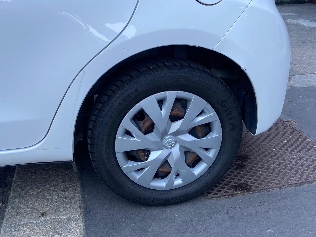Toyota Yaris Active 1.0 VVT-i #11062