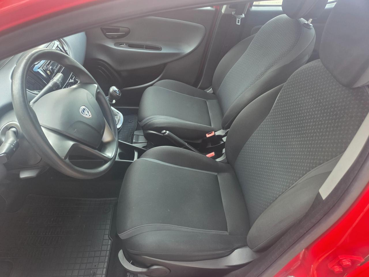 LANCIA YPSILON 1.2 BENZ 4 CILINDRI SOLI KM 66000 CERTIF