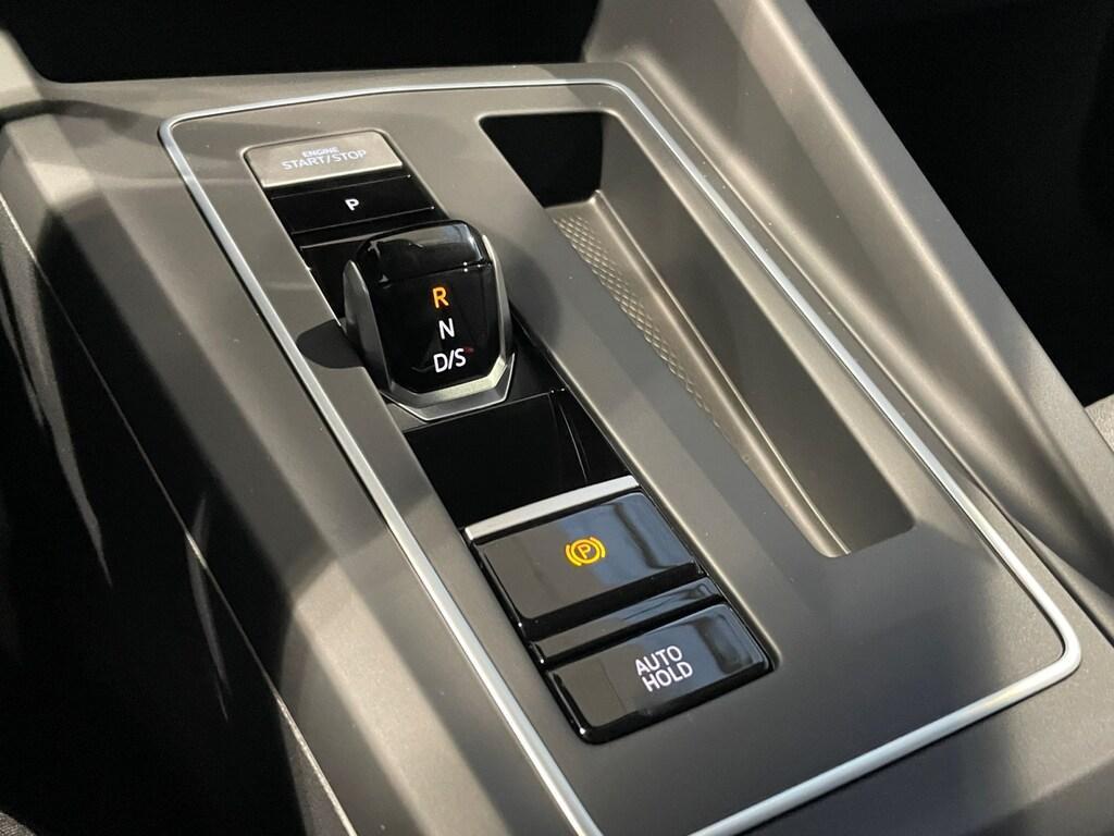 Volkswagen Golf VIII 2024 2.0 TDI 150CV DSG Edit. Plus