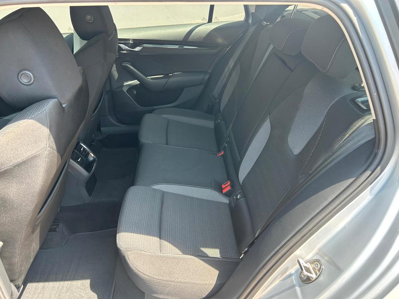 Skoda Octavia 2.0 TDI EVO SCR DSG Wagon Ambition