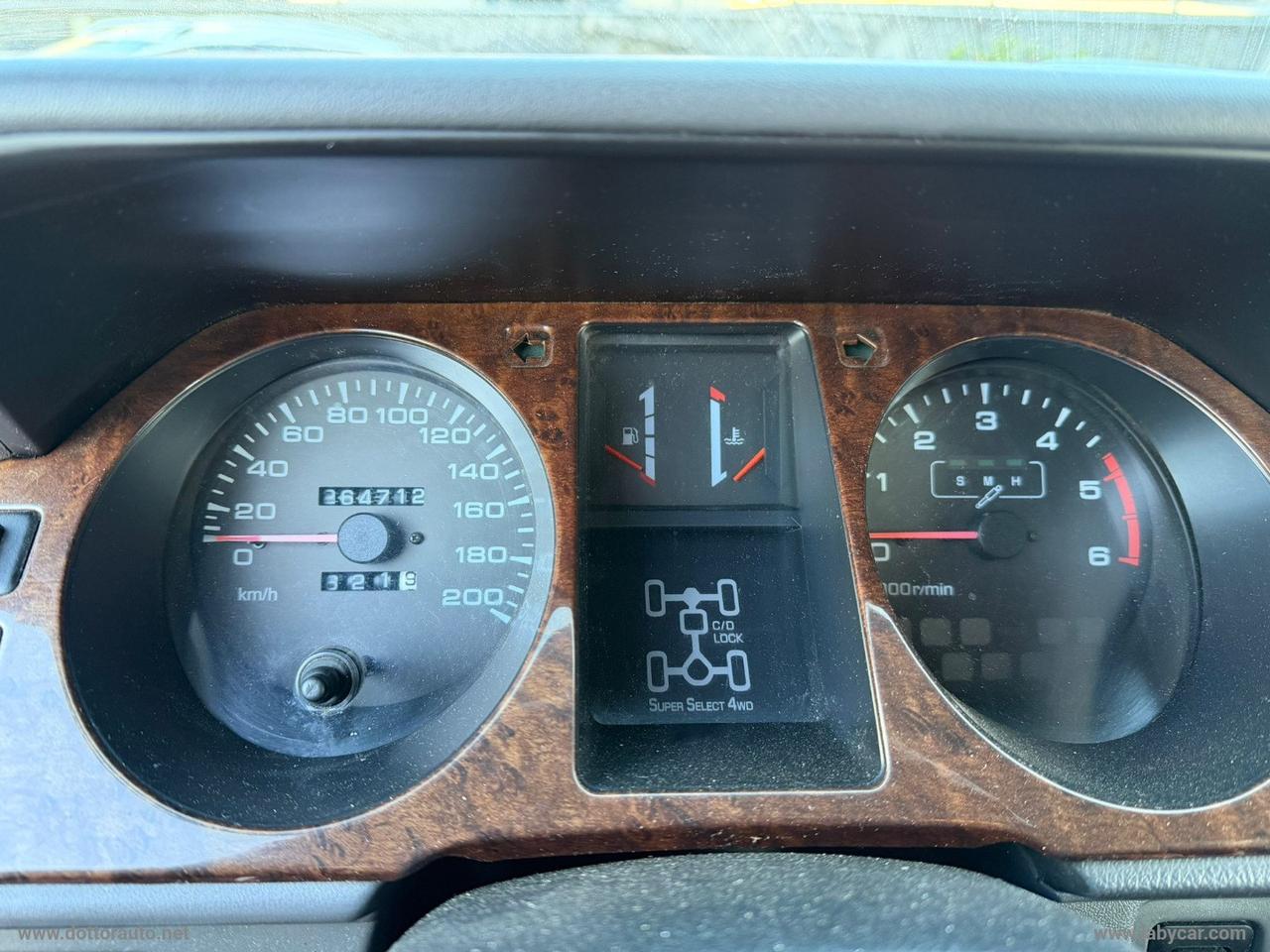 MITSUBISHI Pajero 2.5 TDI MT SS GLS Target
