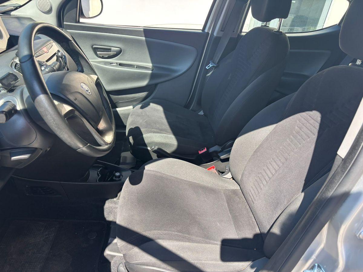 LANCIA Ypsilon 1.2 69 CV 5 porte S&S Silver