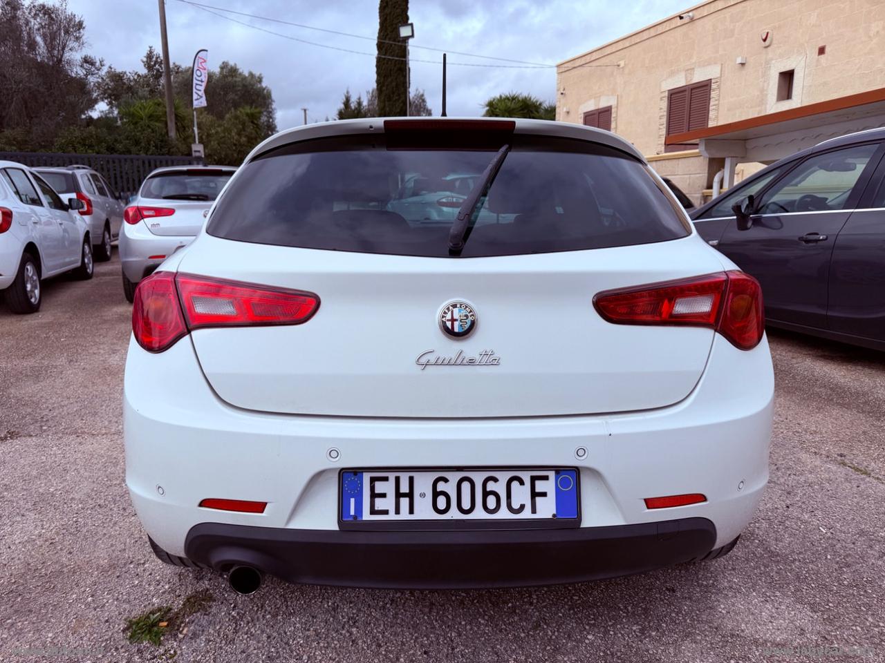 ALFA ROMEO Giulietta 1.6 JTDm-2 105 CV Distinctive