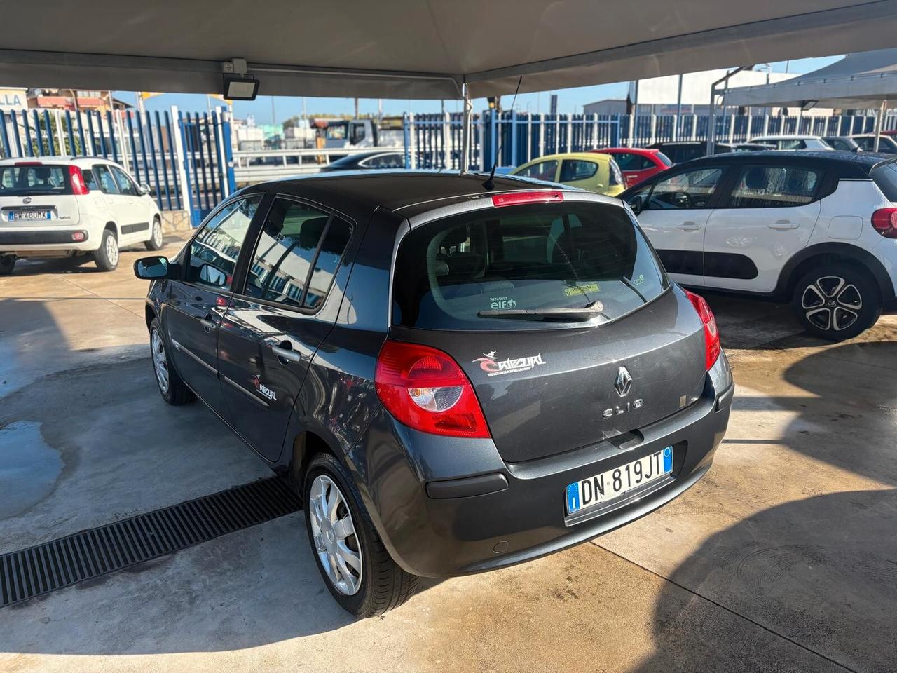 Renault Clio Storia 1.2 16V 5 porte Confort