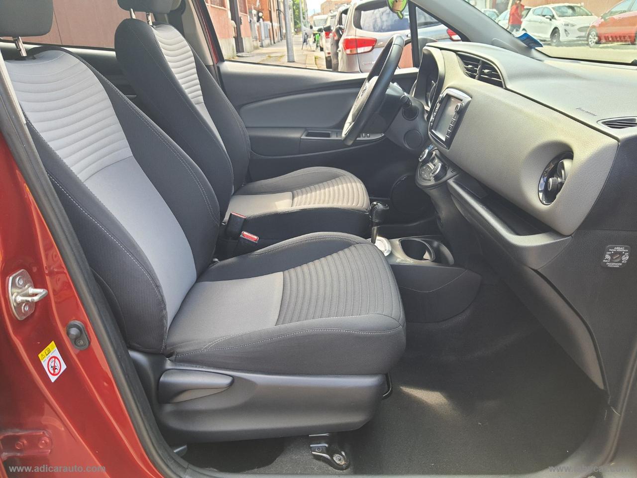 TOYOTA Yaris 1.5 Hybrid 5p.