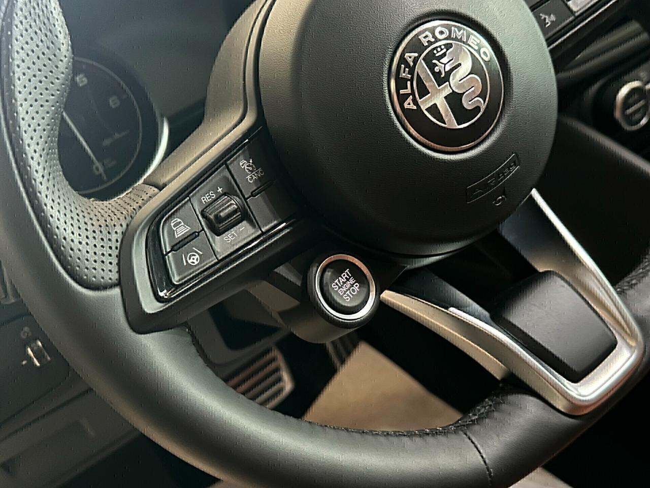 Alfa Romeo Giulia Q4 2.2 TURBODIESEL 210 cv. AT8 TI (KM 0)