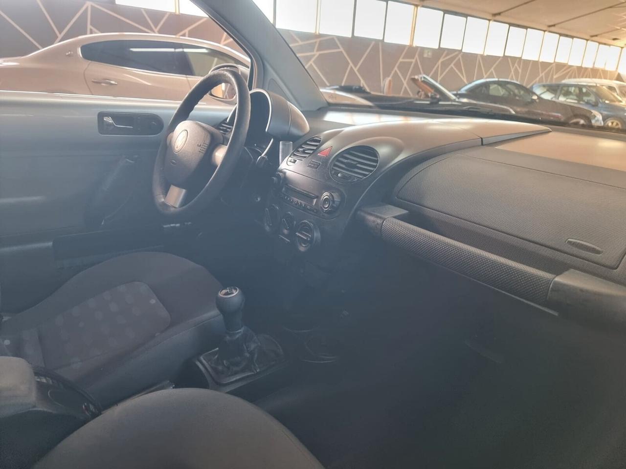 Volkswagen New Beetle 1.4 16V ARTE NEOPATENTATI