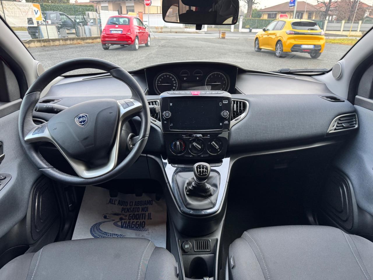 Lancia Ypsilon 1.0 Gold Hybrid