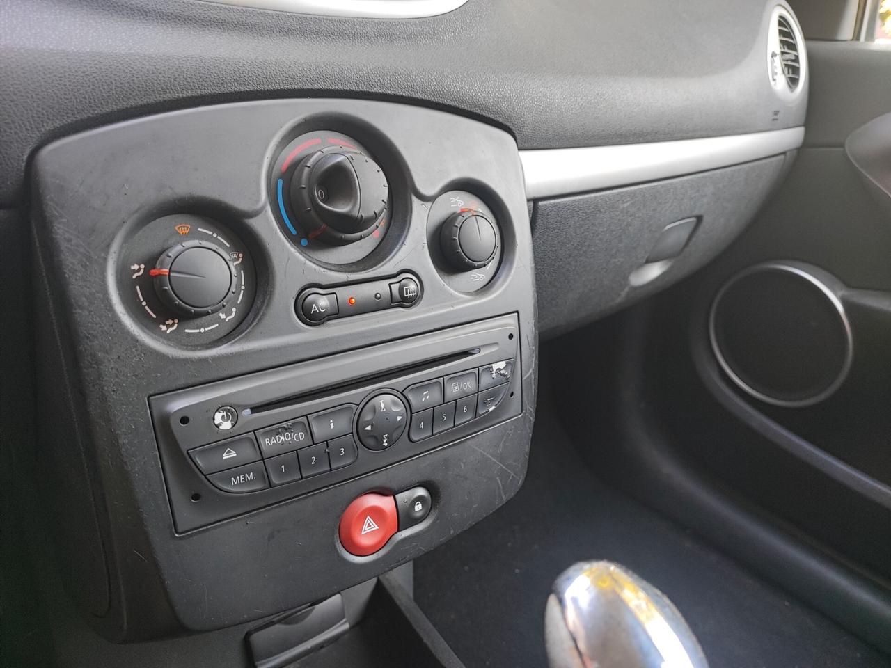 Renault Clio 1.2 16V 5 porte nave neopatentati