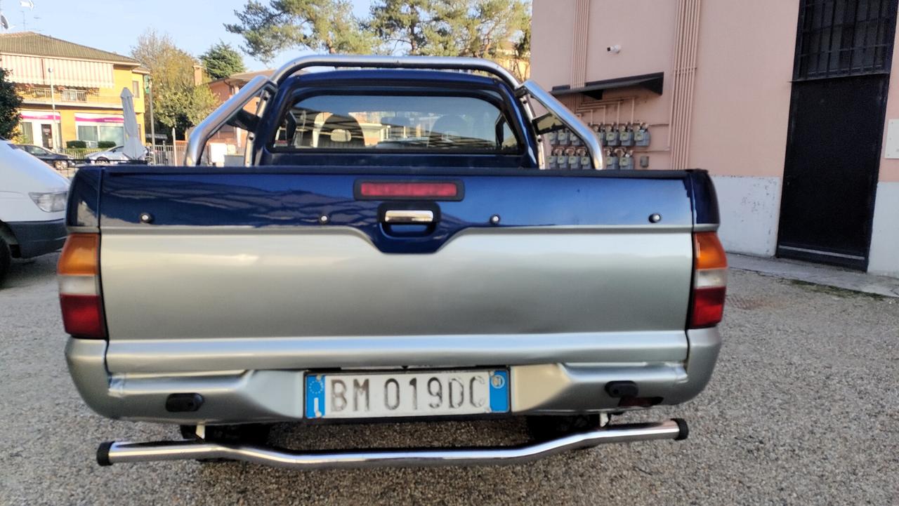 Mitsubishi L200 2.5 TDI 4WD Club Cab GLS Targ.