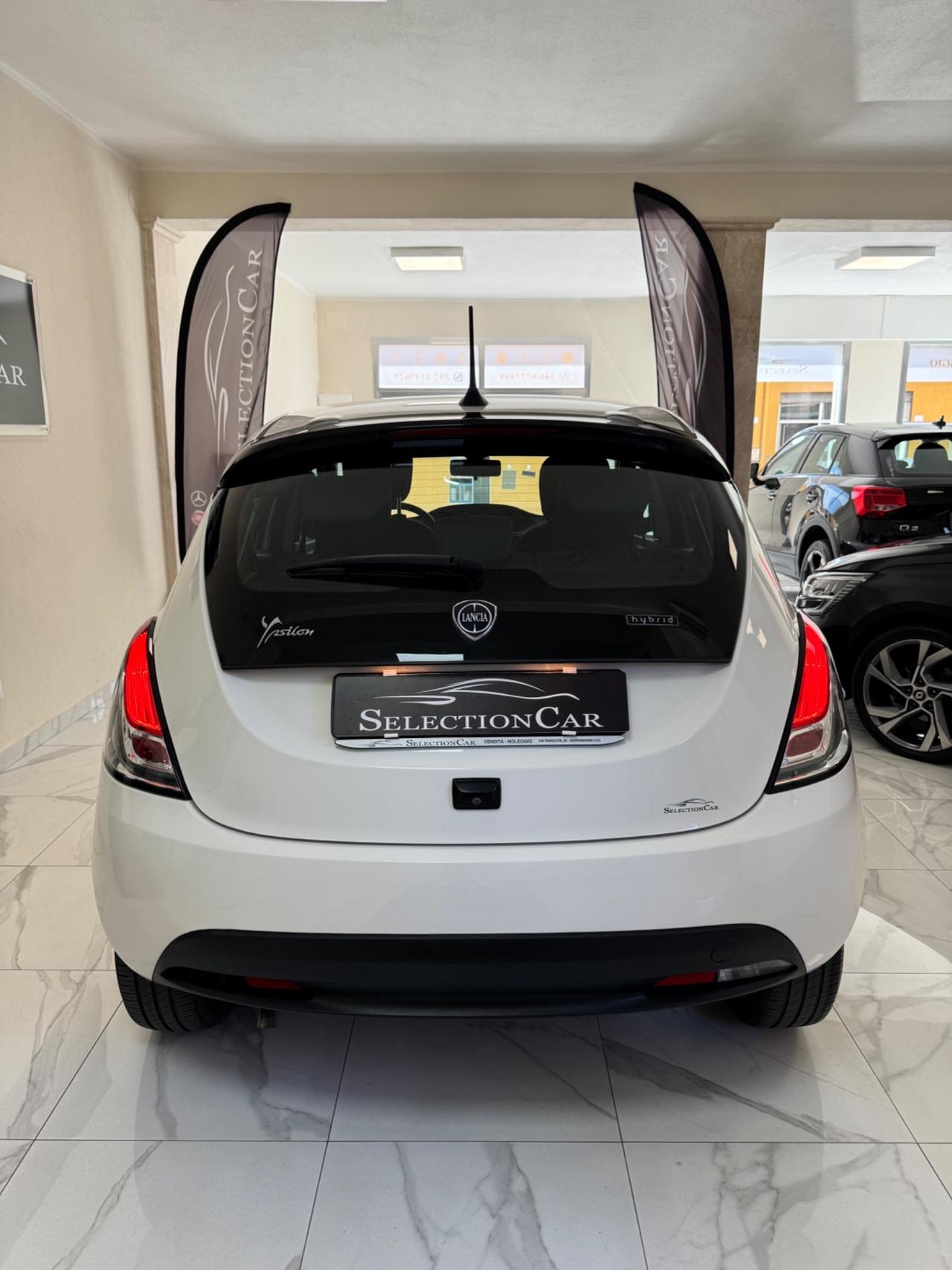 Lancia Ypsilon 1.0 FireFly 5 porte S&S Hybrid Gold