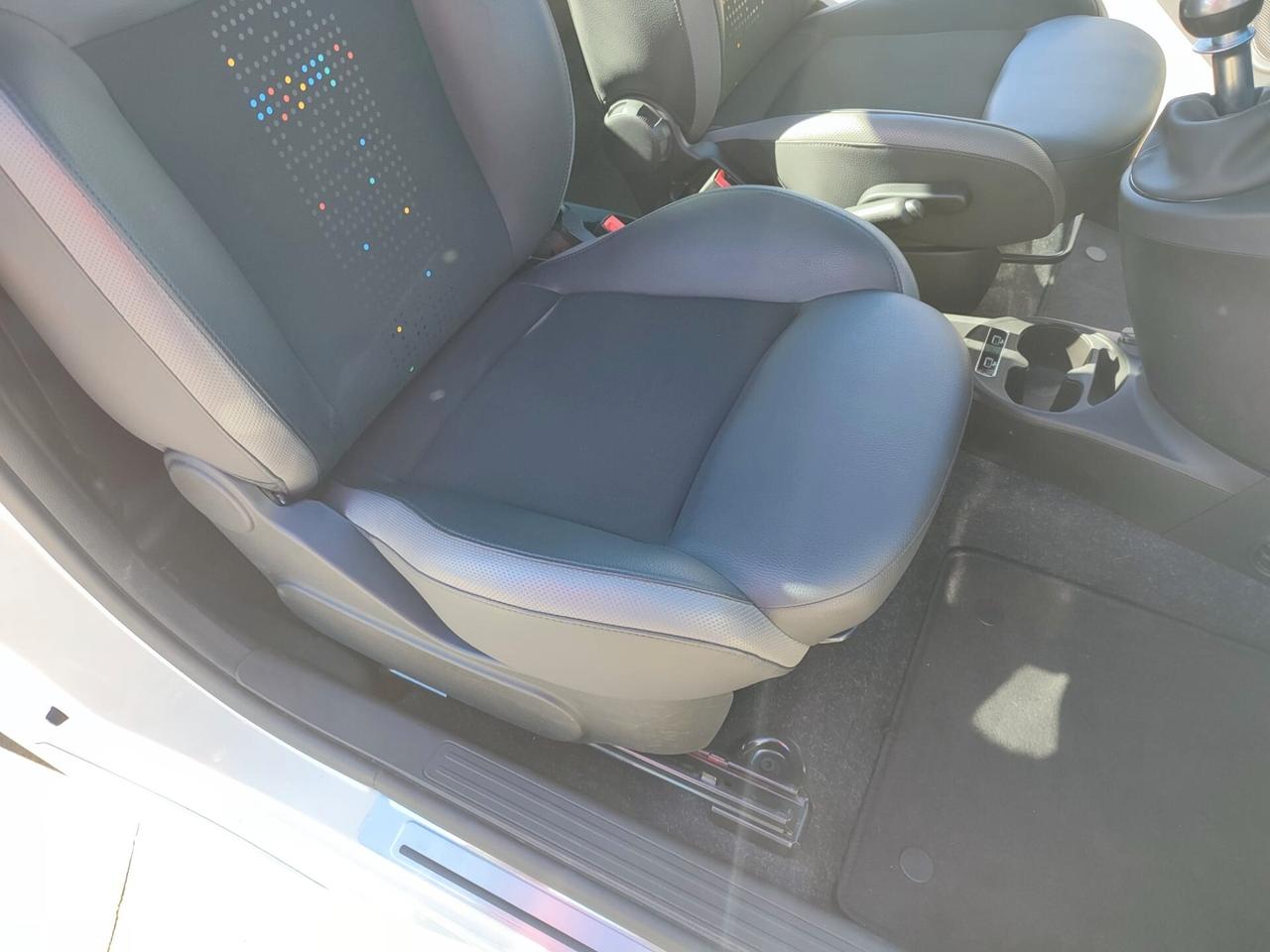Fiat 500 1.0 Hybrid Hey Google