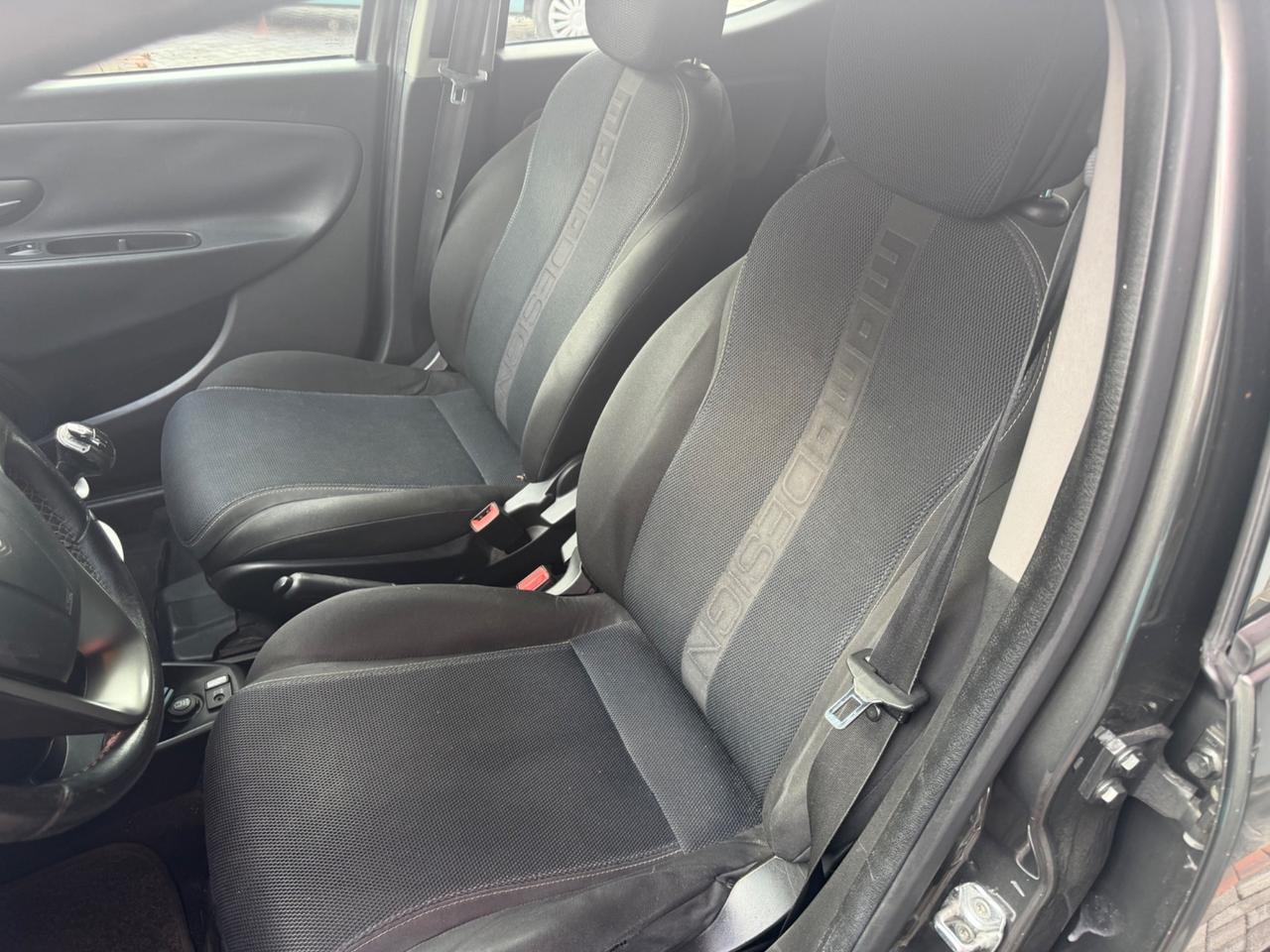 Lancia Ypsilon 1.2 S Momodesig E6 - PERFETTA