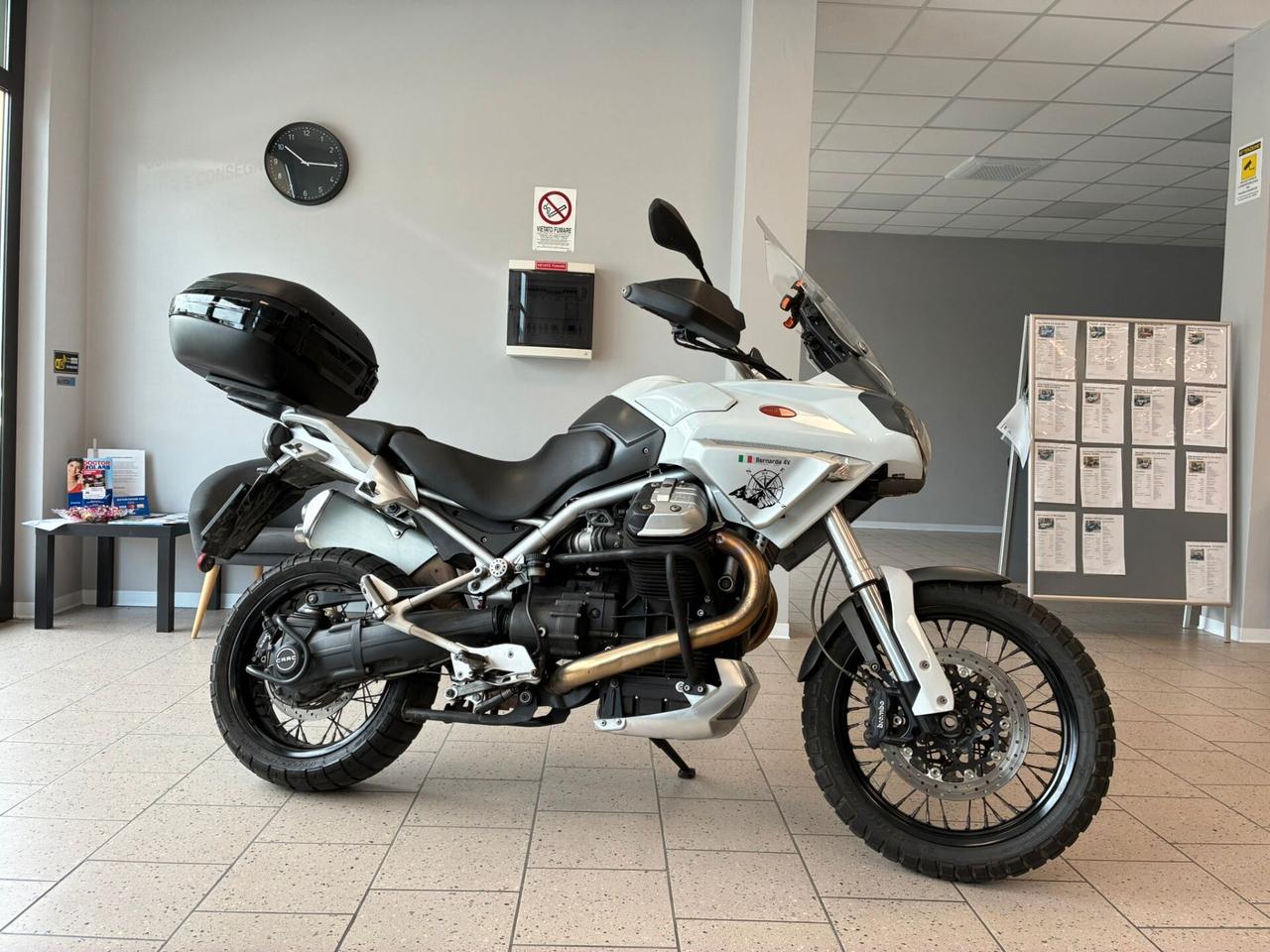 Moto Guzzi Stelvio 1200