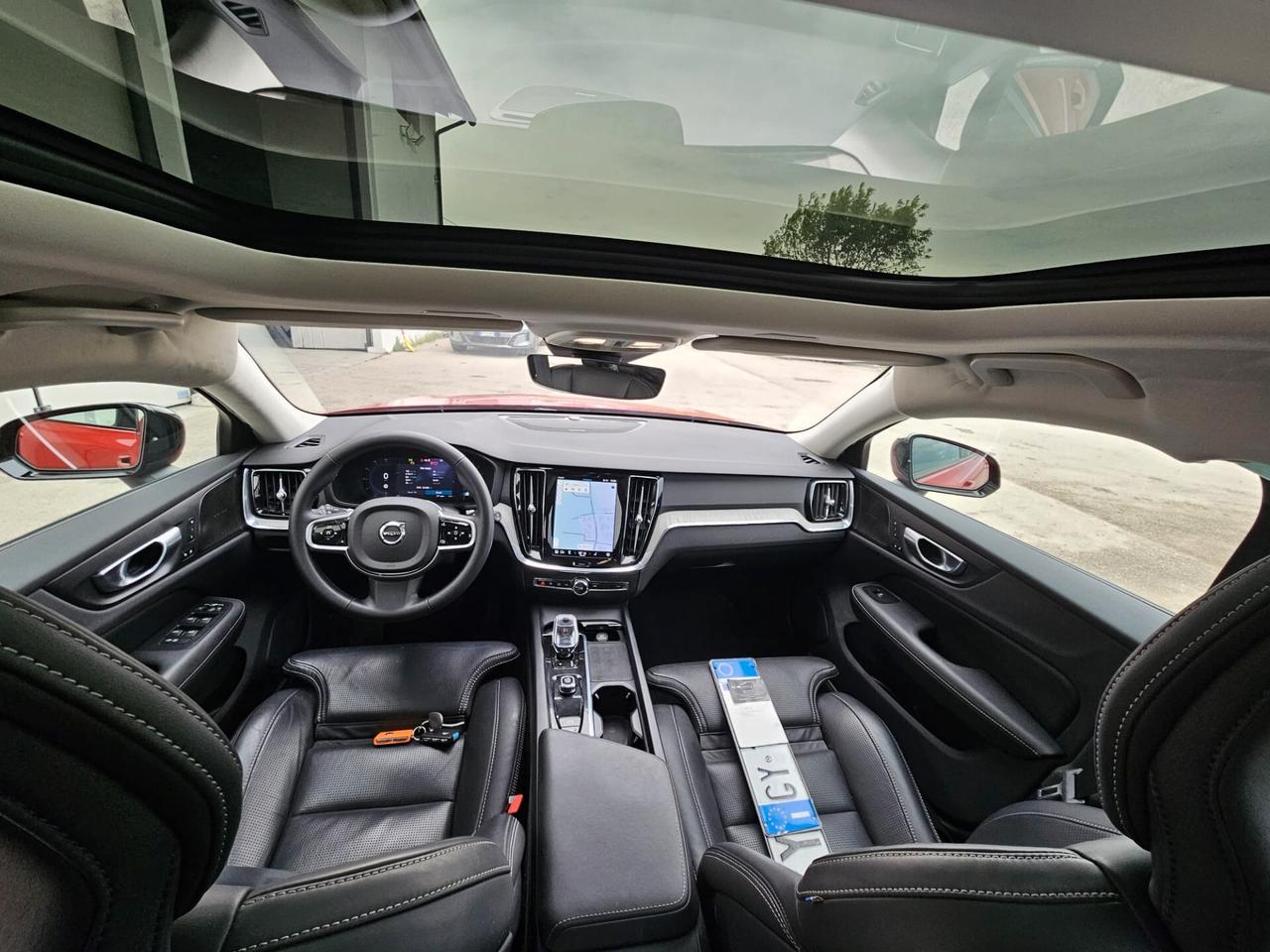 Volvo V60 2.0 b4 Plus Dark auto RUN&DRIVE INCIDENTATA
