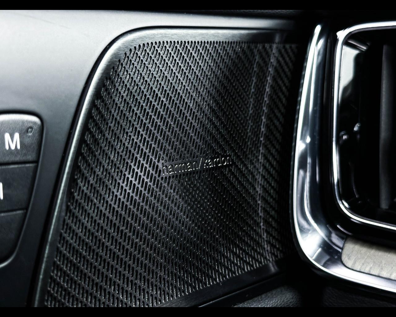 VOLVO V60 (2018-->) - V60 D4 Geartronic Inscription