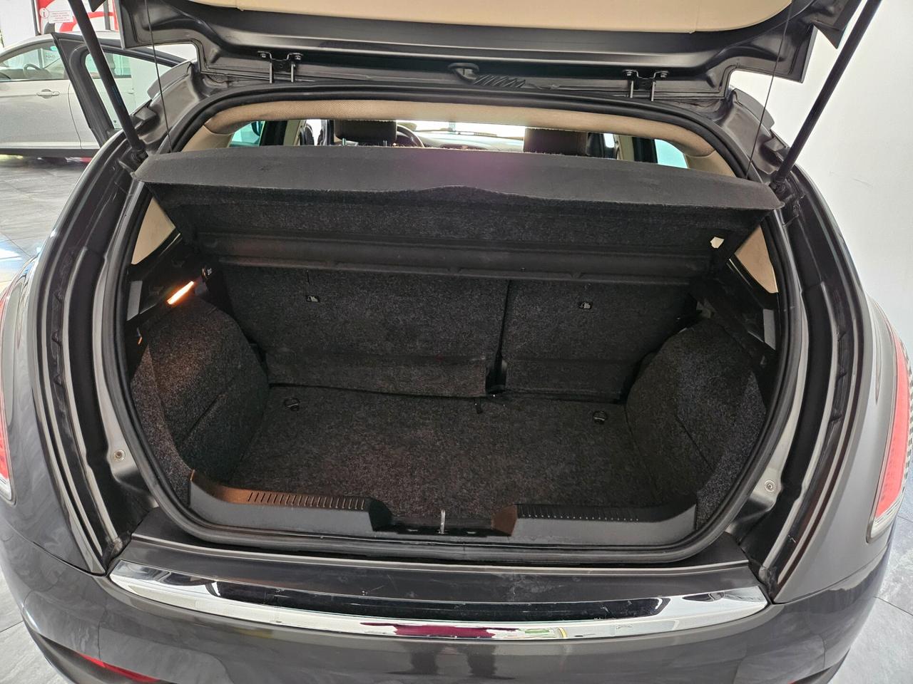 Lancia Delta 1.6 MJT DPF Silver