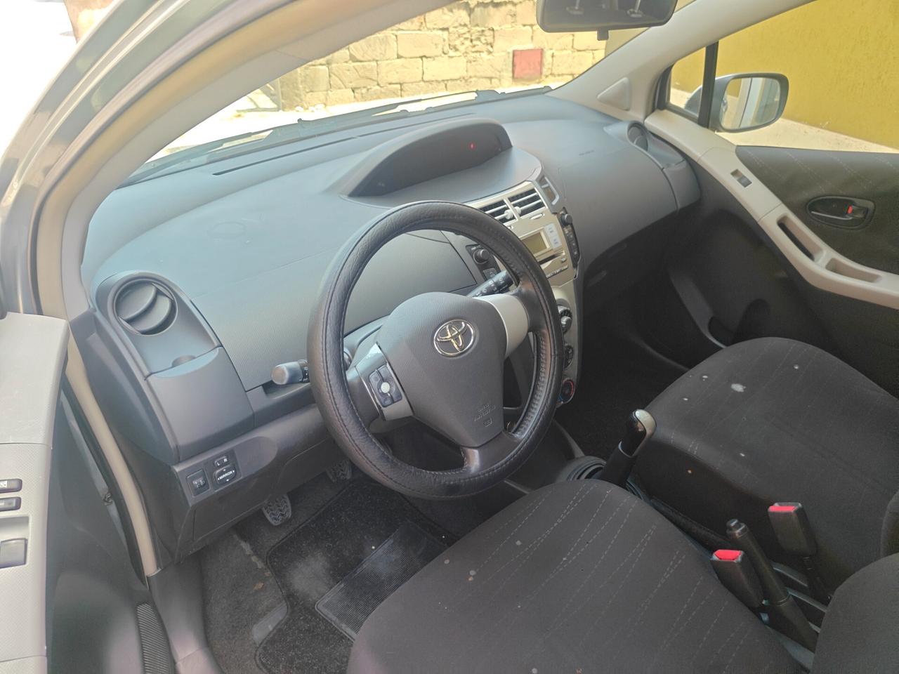 Toyota Yaris 1.0 Sol Ok neop