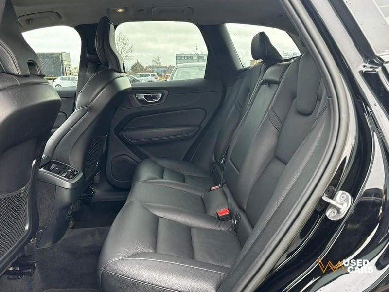 Volvo XC60 B4 automatico Plus Dark